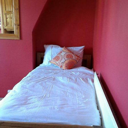 Beautiful Victorian House Hotel คาร์ดิฟฟ์ ภายนอก รูปภาพ