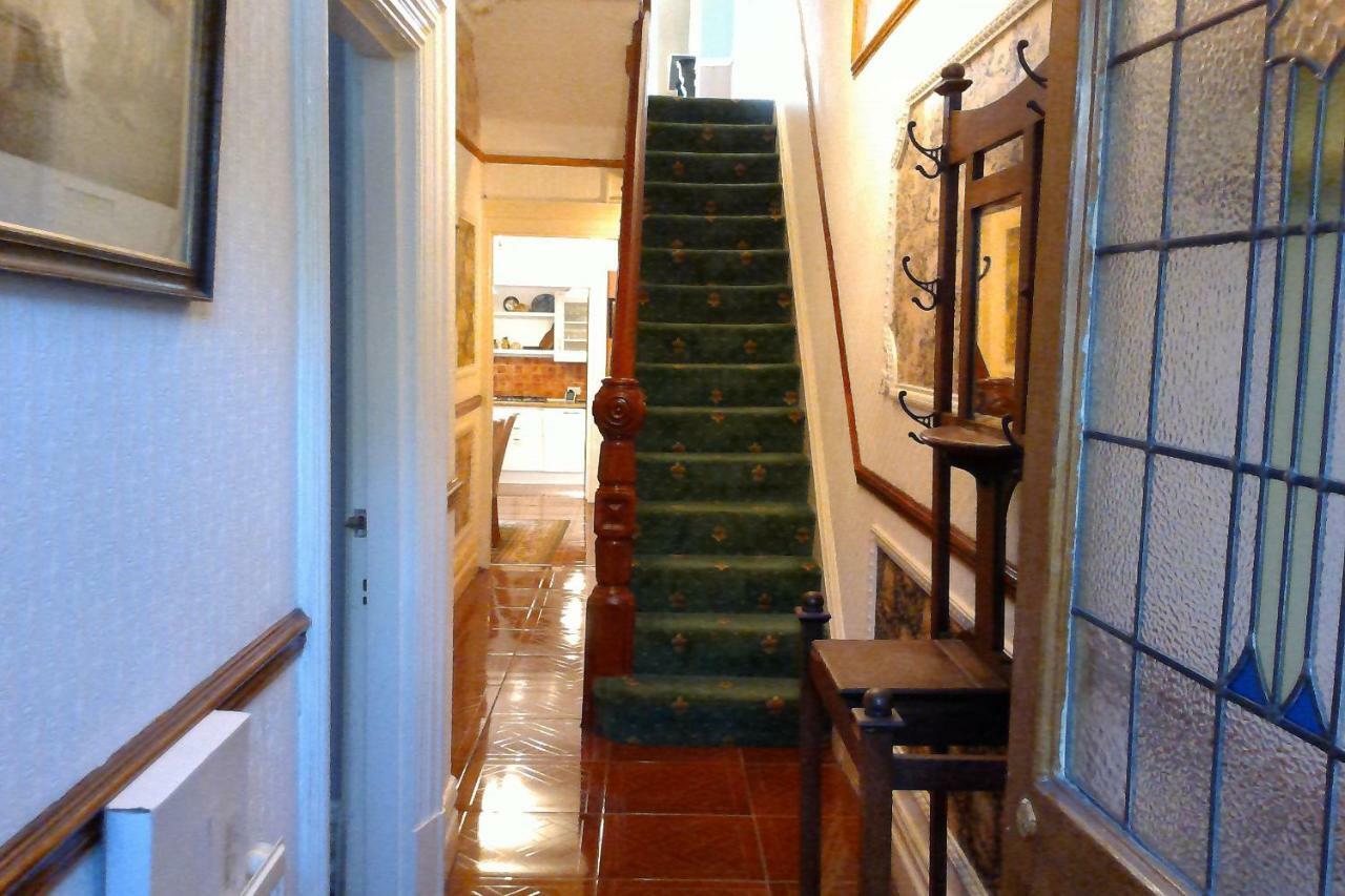 Beautiful Victorian House Hotel คาร์ดิฟฟ์ ภายนอก รูปภาพ