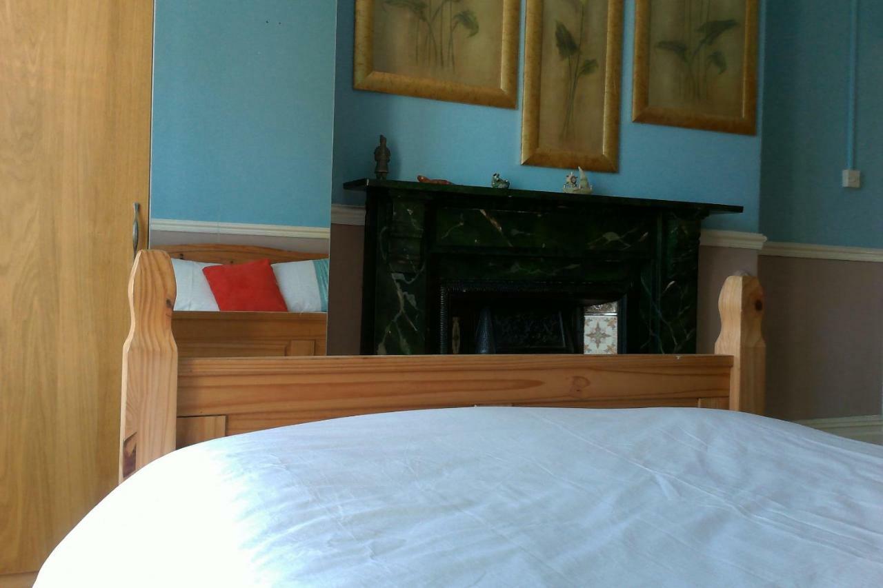 Beautiful Victorian House Hotel คาร์ดิฟฟ์ ภายนอก รูปภาพ