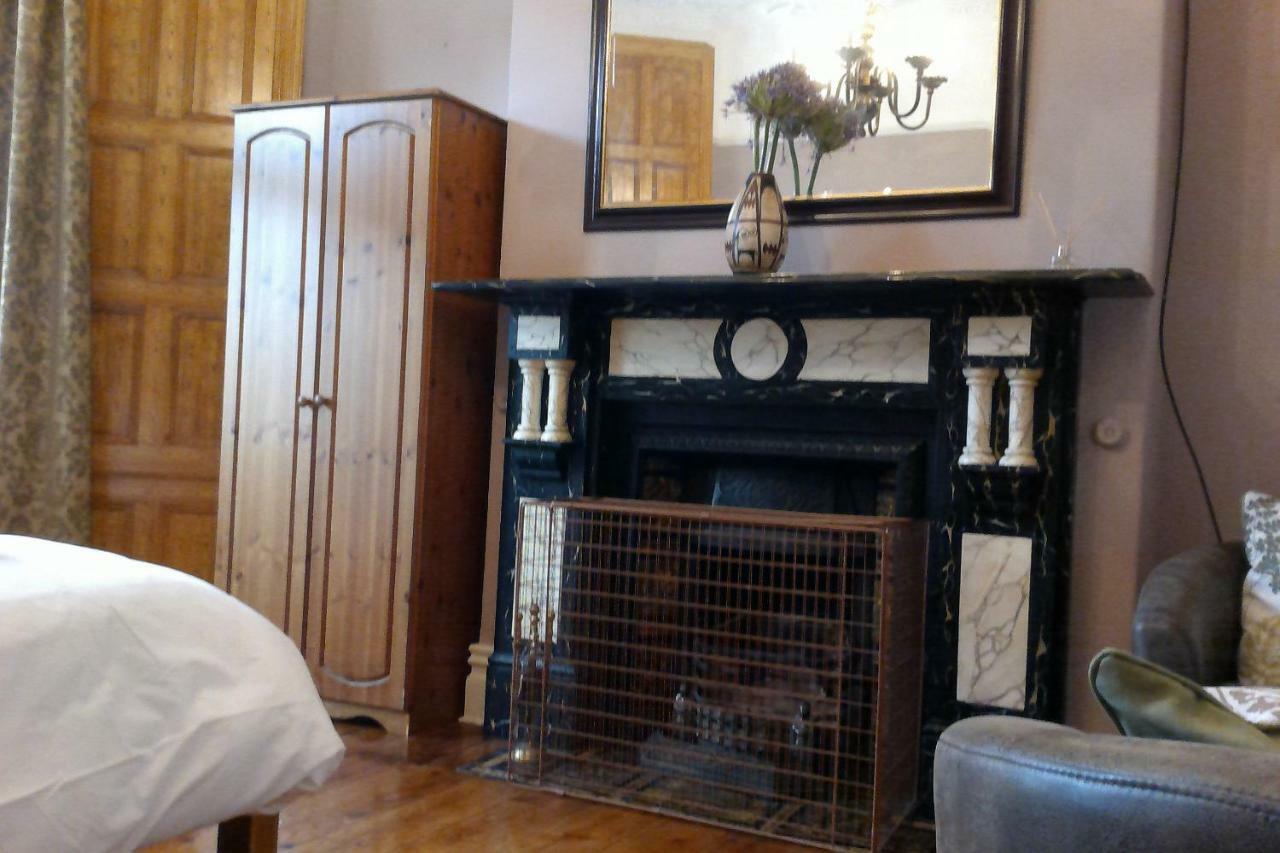 Beautiful Victorian House Hotel คาร์ดิฟฟ์ ภายนอก รูปภาพ